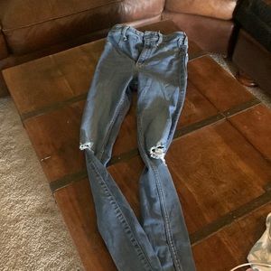 Barely used Hollister Jeans !